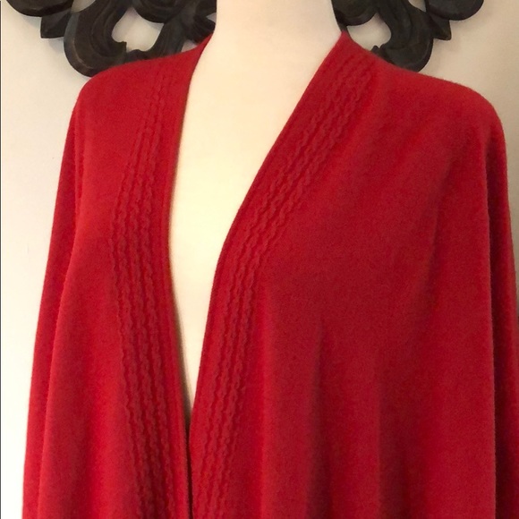 Gorgeous Red Shawl - Picture 3 of 8